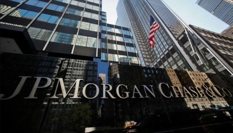 Moody’s: Рейтингът на петте най-големи банки в САЩ е понижен до АА2