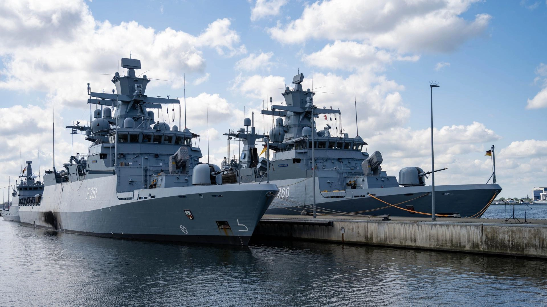 BILD: НАТО показва мускули на Русия в Балтийско море с военноморските учения Baltops