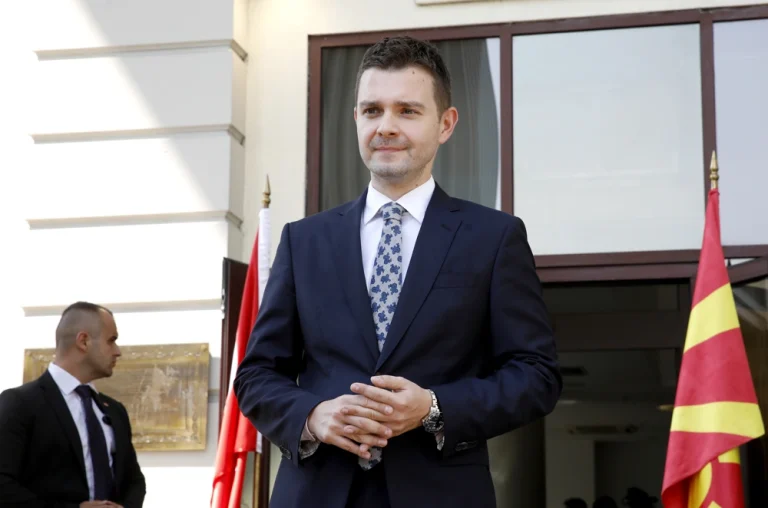 Тимчо Муцунски отива да търси подкрепа в спора с България от Париж